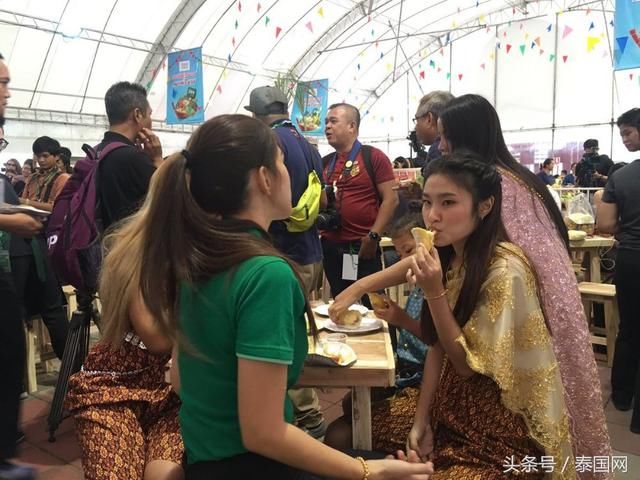 曼谷水果自助场 399铢 享水果盛宴!