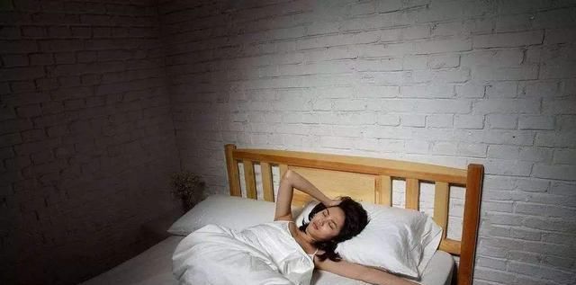 天王嫂方媛三年生俩娃，如今容貌光彩照人，高龄产妇比不了