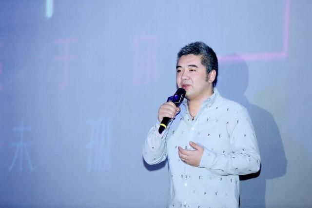 手》最受质疑的两人:结石姐本人回应,华晨宇被