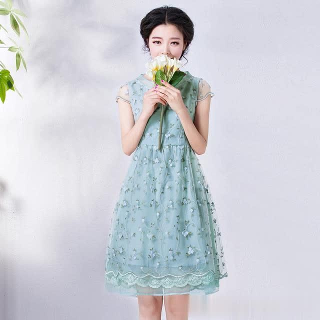 以纱为主,以丝为辅,几款连衣裙,让平凡的女人美