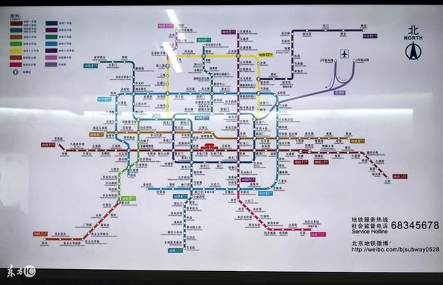 北京地铁五号线全新线网图居然是利用地铁窗户
