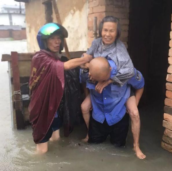 转发告知!预计明天起白云又将迎来暴雨,部分地区有8级大风