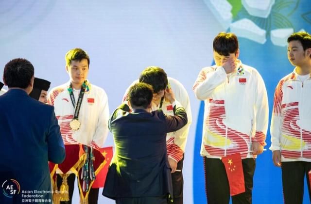 LOL亚运会夺冠送百万皮肤,王者荣耀夺冠才只