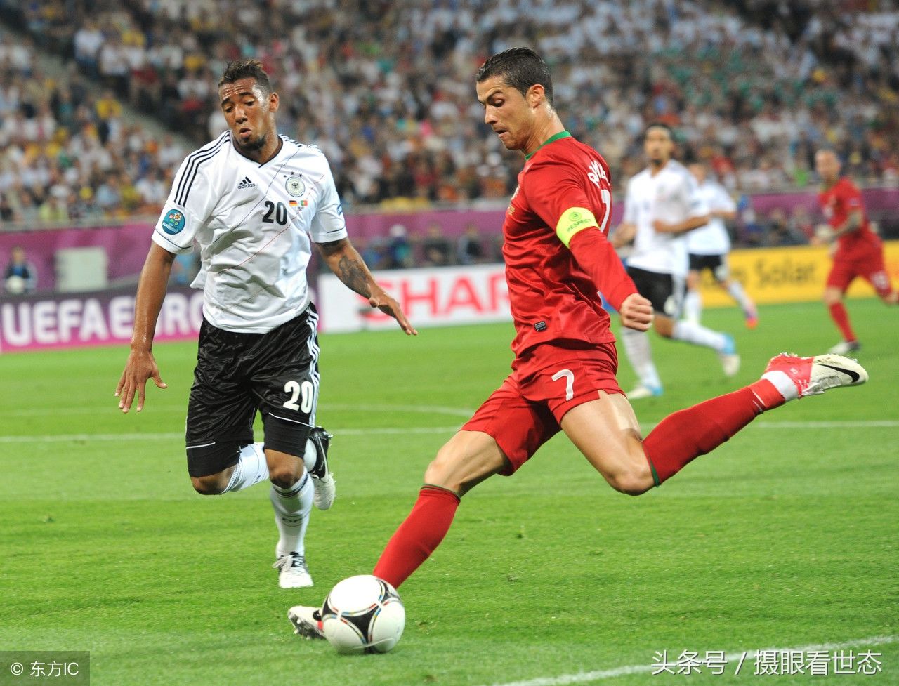 梅西和C罗就差一座世界杯奖杯了,看来这届世界