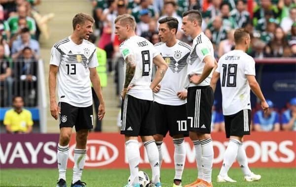 际足联被曝掌控世界杯比赛判罚,五星巴西末轮