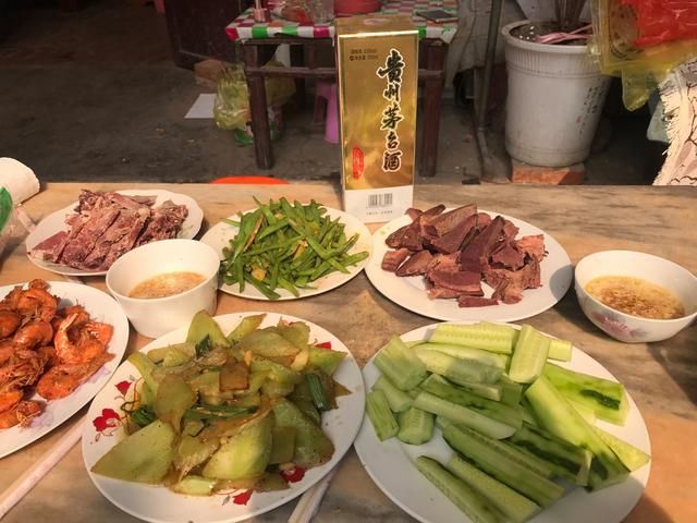 当茅台酒摆上年夜饭桌，是这样的“醉人”画面