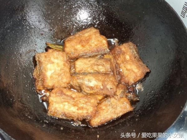 年夜饭少不了鱼，这鱼刺少又好吃，全家都说倍儿香，祝您年年有余