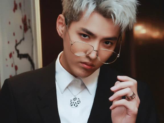 当红男星的英文名字,朱正廷的最好听,他的最感