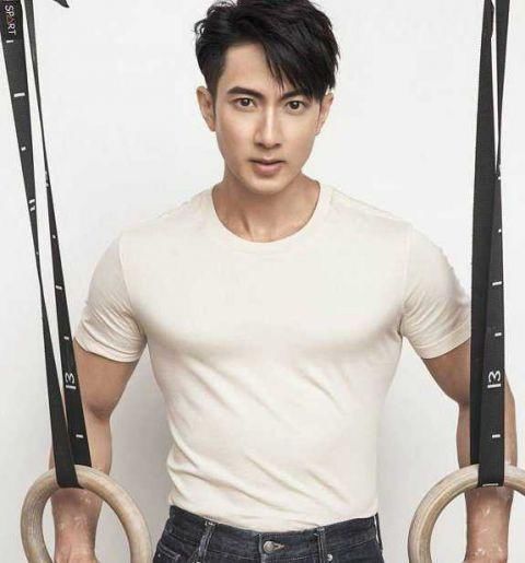 吴尊女儿整容式长大，如今的吴欣怡气质非凡，美成女神！