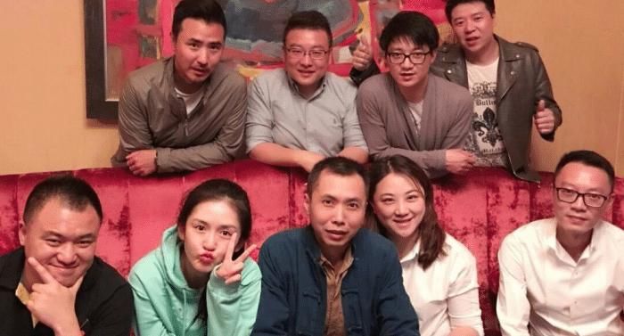 小沈阳同学聚会照，现实告诉我们：有明星的聚会还是不要去了
