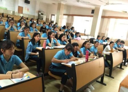 同学高中好的初中,到了成绩就一落千丈应该女初中图片