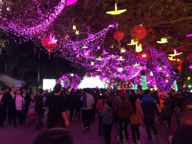 再来一波惠州西湖花灯节夜景,美到找不到形容