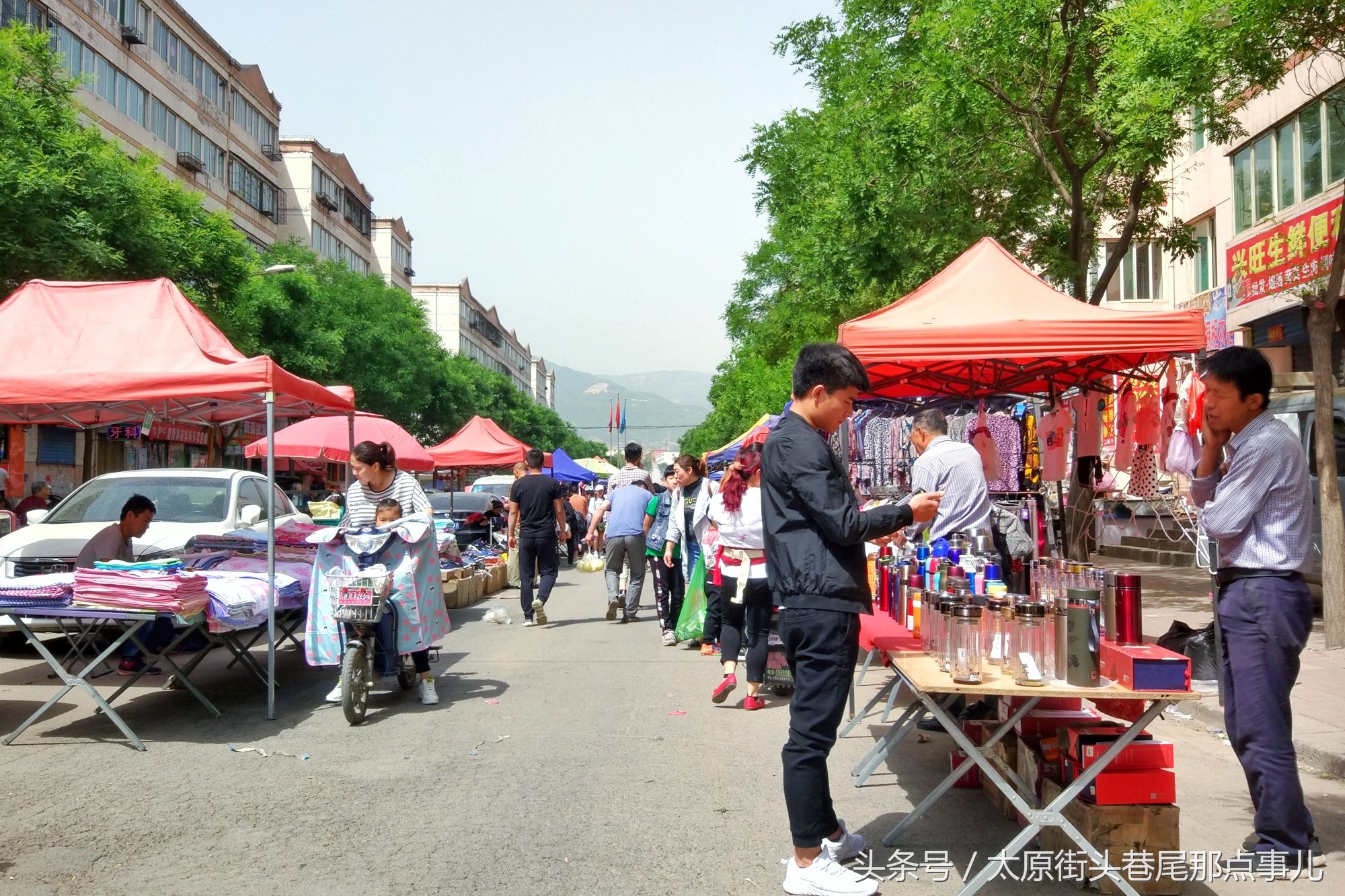 实拍拆迁后的太原农村大集，地摊人的未来将何去何从?