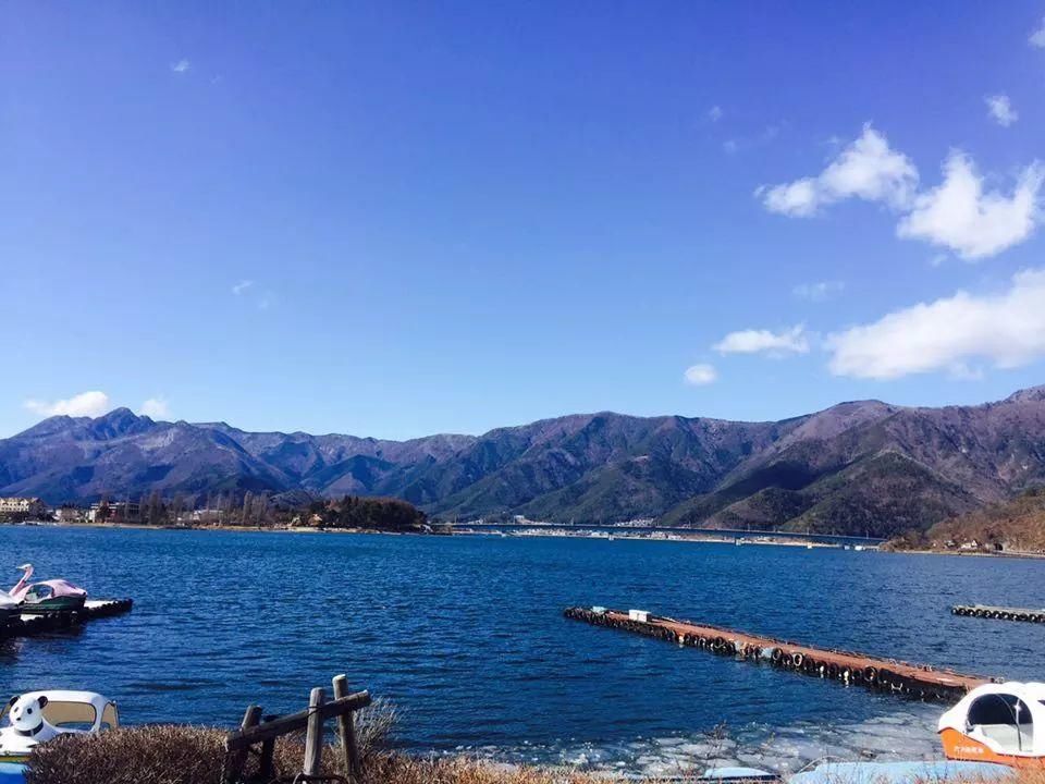 快报：情人节前，一群单身男女勇闯了富士山