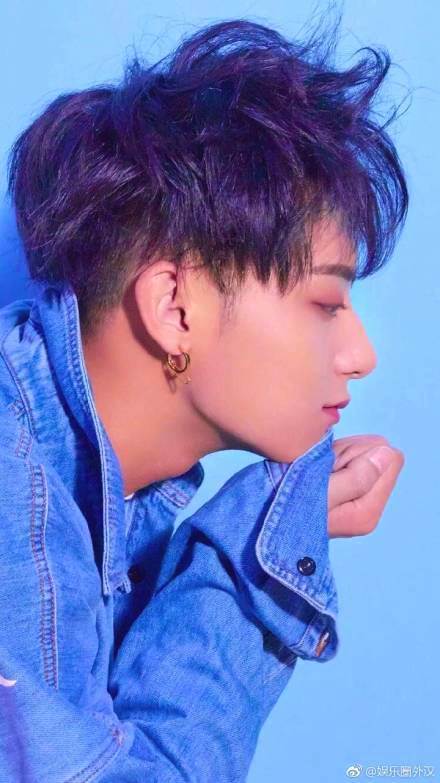 黄子韬生气回应热搜:给张艺兴生日祝福 ,什么鬼