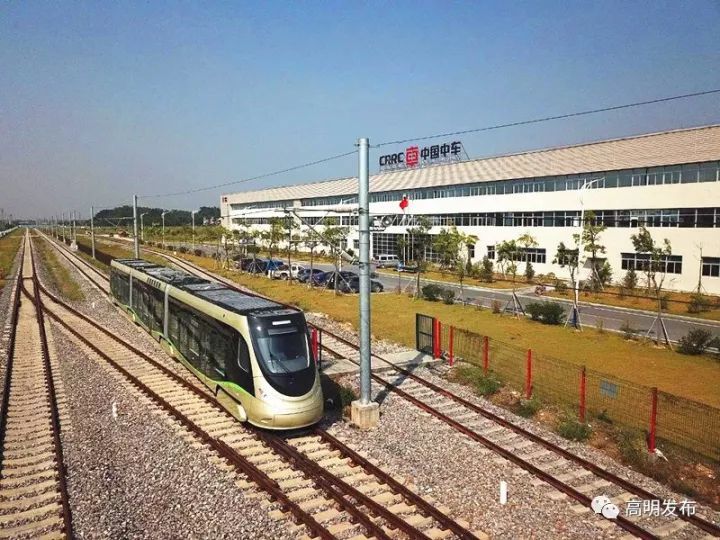 高明大润发附近围蔽施工有乜搞作?有轨电车来