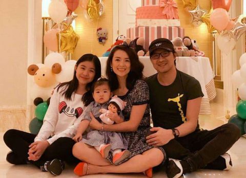 汪峰再当爸?被爆40岁章子怡怀二胎,下个月将停