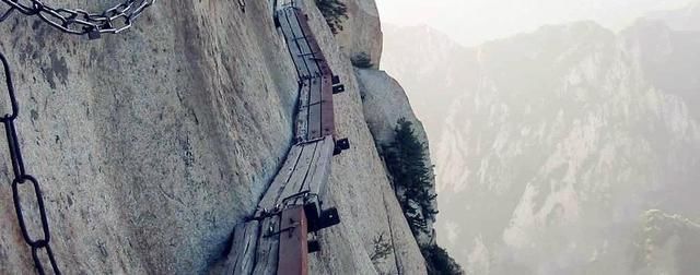 全球最险的10个旅游景点,惊心动魄隔着屏幕都怕,最惊险的在中国