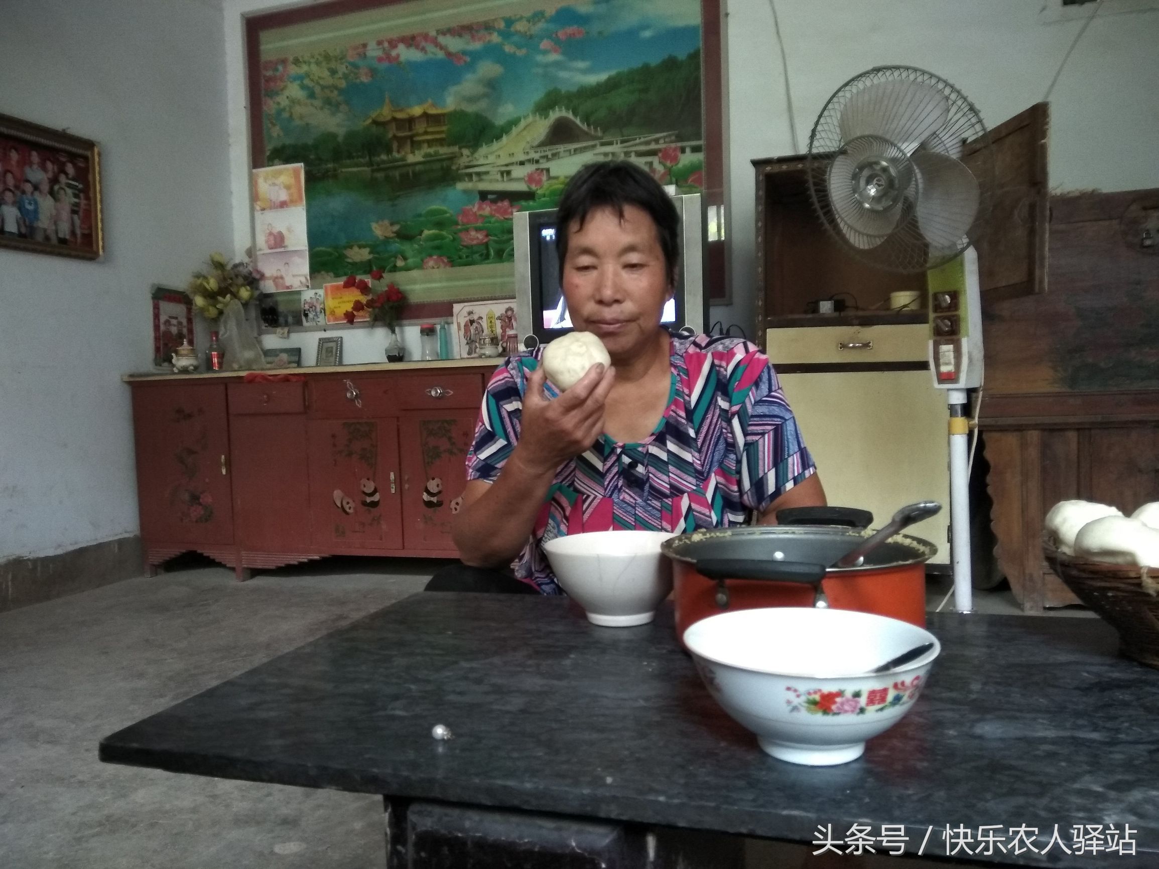 农村婆婆欠城里媳妇的一顿饭,一个人的大餐