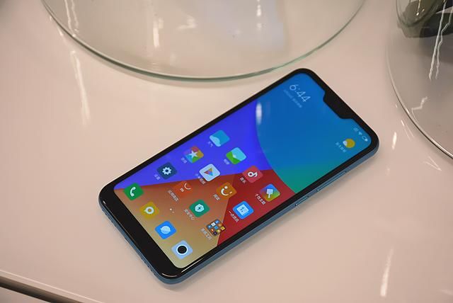 刘海屏手机不好看?那是你没用过红米6Pro!