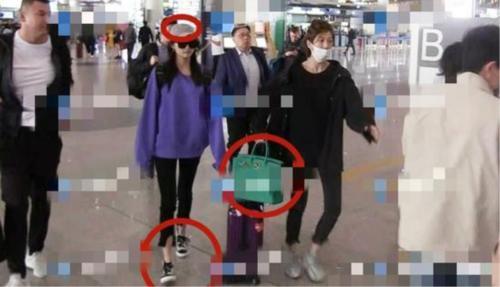 关晓彤赴鹿晗生日宴 这个细节引起了媒体注意