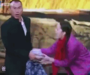 八卦生活 正文  昨晚还继续自黑,今天又会出什么表情包呢2333333333