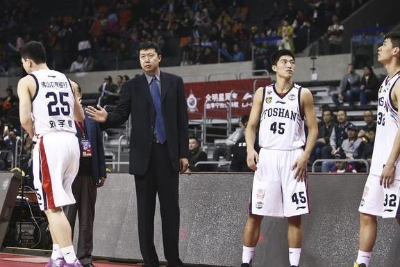 CBA球员退役后能拿多少补贴? 看看王治郅, 网