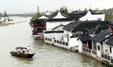 中国最“醒目”古镇：曾收取门票无人光顾，现免费开放人满为患