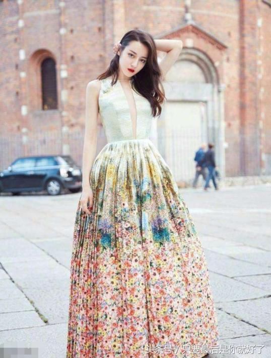迪丽热巴与关晓彤同穿蓬蓬裙谁更美一目了然网