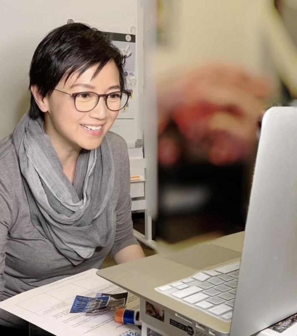 港姐杨婉仪负债千万携子女返美国，网上开班授课，自力更生再出发