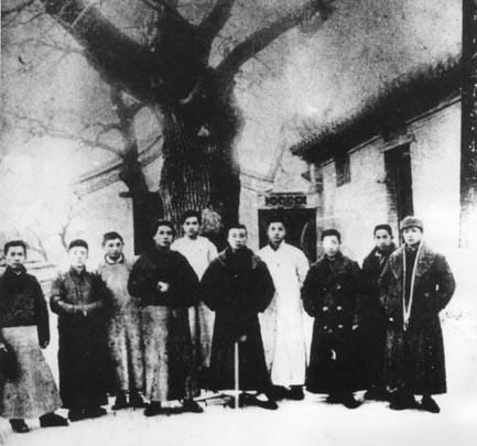 鲁迅当时每月工资350块大洋, 换成现在的人民