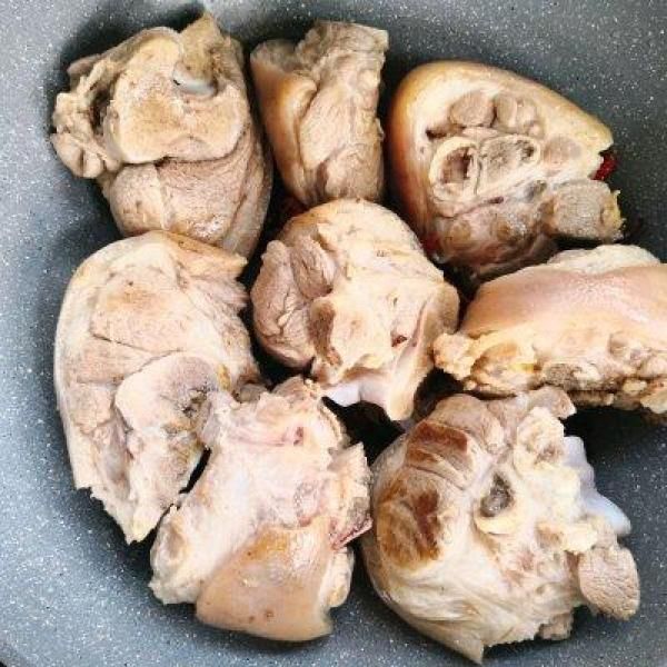 #硬核菜谱制作人#冬瓜炖猪毛豆肘子冬菇一起做好吃吗图片