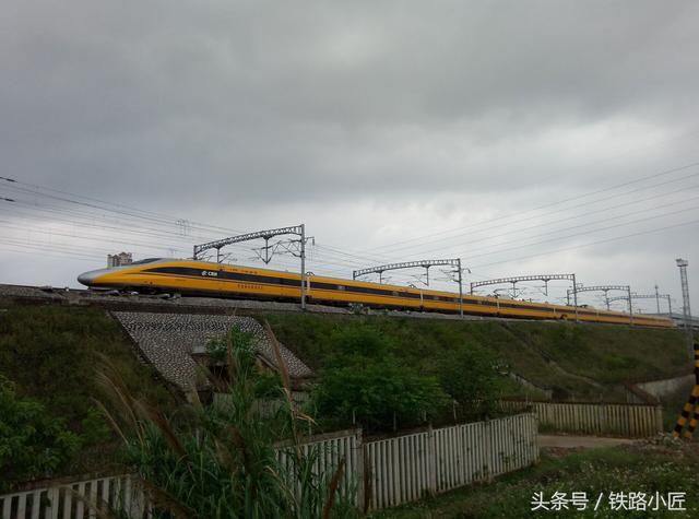 郑万高铁亮点三：平顶山西高铁站2019年国庆开通运营