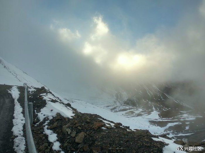 七人五车穿越无人区，遭遇风雪袭击，各种惊险刺激~