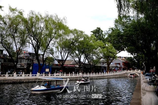 “北京蓝”映衬下的美丽什刹海