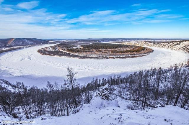 漠河：灰树白雪美景浑然天成