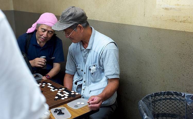 实拍:亚洲最发达国家穷人真实的生活百态!