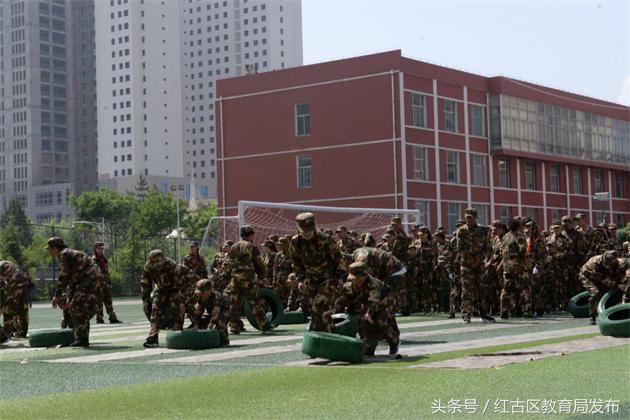 红古区乐宝堡幼儿园庆 六一 梦幻海陆空 大型亲