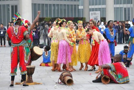 北京世园会打开多彩大门