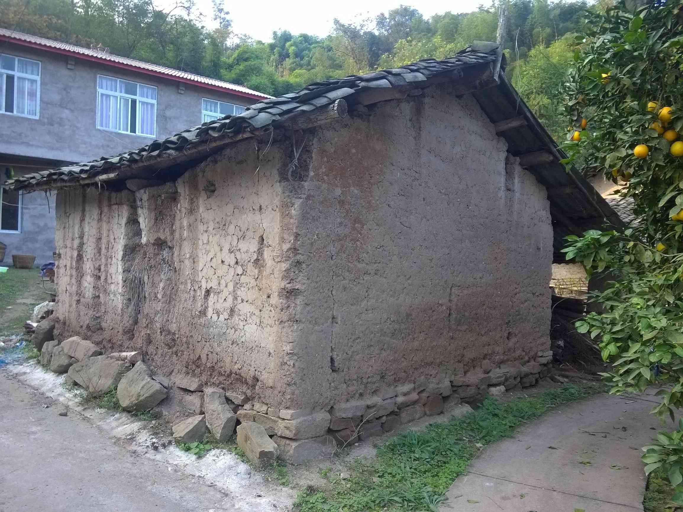 农村的宅基地和自留地到底属于谁所有,国家给