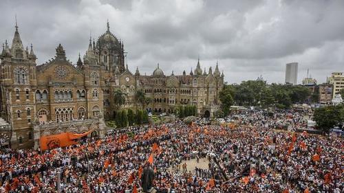 事态失去控制!印度万人游行群情激愤,中国歼2