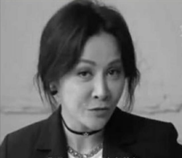 赵丽颖迪奥说英文被群讽?No,她是靠自己实力