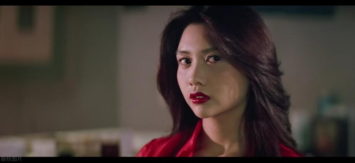 邱淑贞女儿撞脸潘帅老婆，美的像一张原生网红脸，没妈妈有辨识度