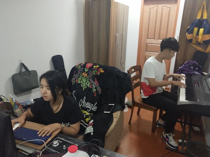 动听!这首红歌有了青春版,大学生教会村民一起