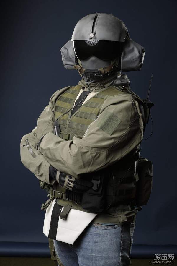 国外玩家Cos《彩虹六号:围攻》耶格 服装、道