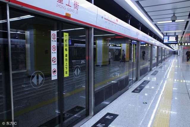 香港是什么时候通地铁的 t018ed34bb491a6784d.jpg