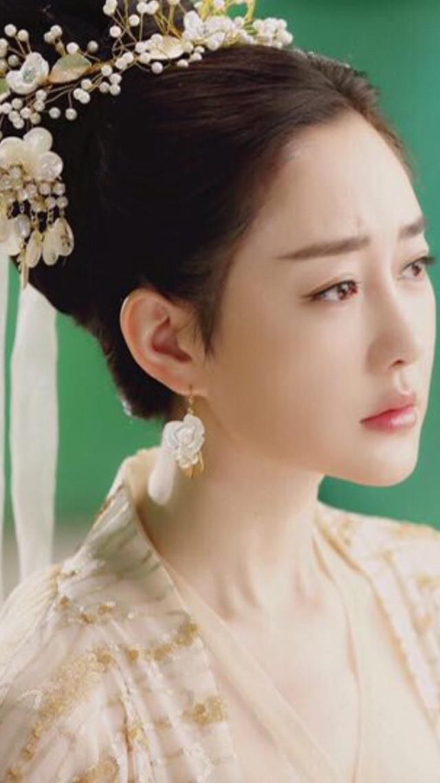 生三世》只红了一个迪丽热巴,其实这些女配也