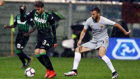 小克鲁伊维特中柱法齐奥进球被吹,罗马客场0-