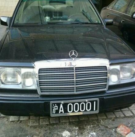 深圳最牛“炸弹号黑车牌”，为了留住车牌，车主15年不舍得换车