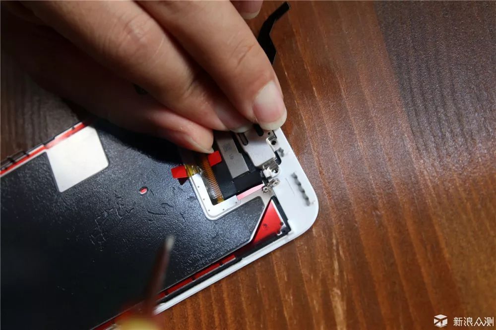 手机传感器怎么安装 t018fadc9e5f50a8752.jpg